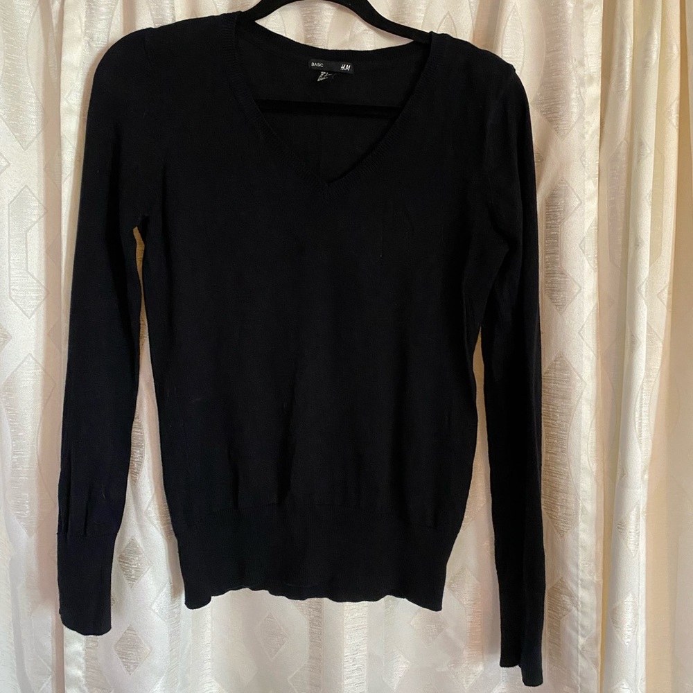 Basic Black V Neck from H&M